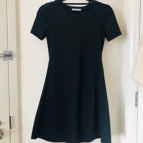 Zara Dresses & Skirts - Zara Short Sleeved Dress